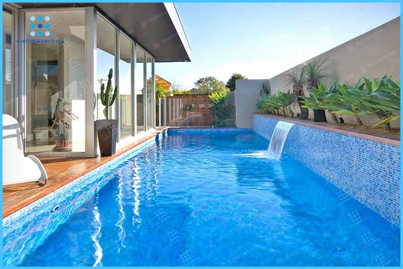 Chi phí thi công xây dựng bể bơi ốp lát gạch mosaic tương đối thấp chi-phi-thi-cong-xay-dung-mot-be-boi-op-lat-gach-mosaic-tuong-doi-thap